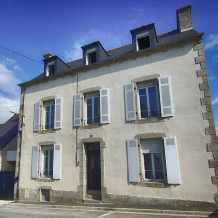 Le Quai 18 *